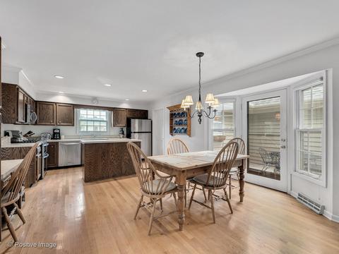 825 Cherry St, Wheaton, IL 60187 photo 9
