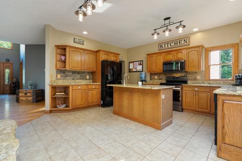 12366 Mitchell Dr, Plano, IL 60545 photo 10