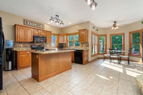 12366 Mitchell Dr, Plano, IL 60545 photo 11