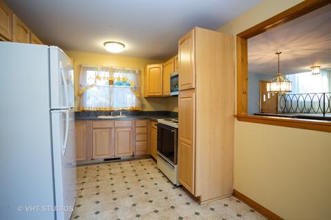 664 Polynesian Dr, Des Plaines, IL 60016 photo 3