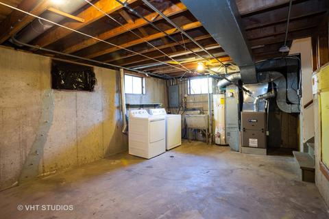 664 Polynesian Dr, Des Plaines, IL 60016 photo 11