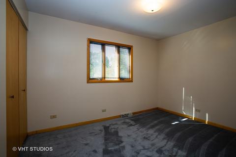 664 Polynesian Dr, Des Plaines, IL 60016 photo 9