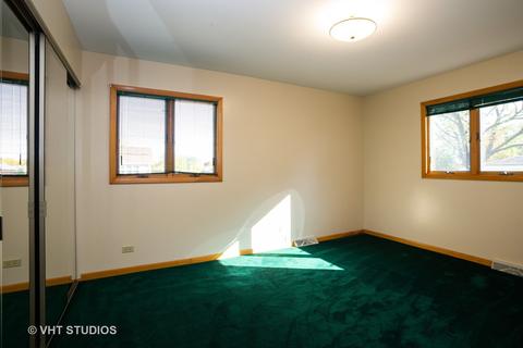 664 Polynesian Dr, Des Plaines, IL 60016 photo 7