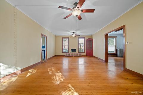 564 Division St, Elgin, IL 60120 photo 7