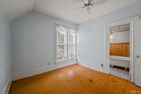 564 Division St, Elgin, IL 60120 photo 17