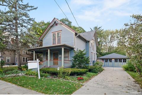564 Division St, Elgin, IL 60120 photo 2