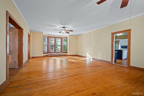 564 Division St, Elgin, IL 60120 photo 6