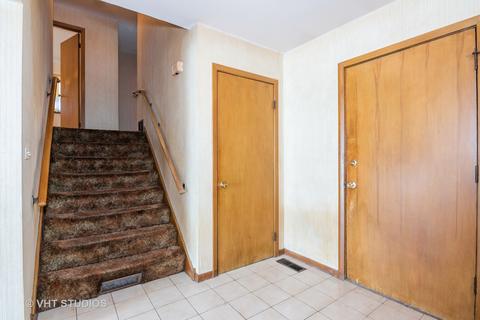 667 Westmere Rd, Des Plaines, IL 60016 photo 2