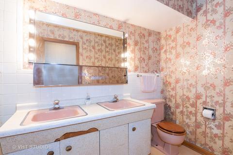 667 Westmere Rd, Des Plaines, IL 60016 photo 11
