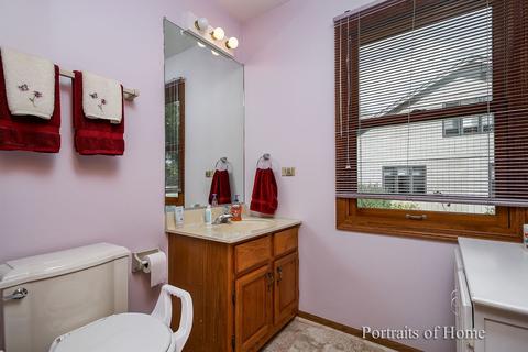 746 Braintree Ln, Bartlett, IL 60103 photo 10