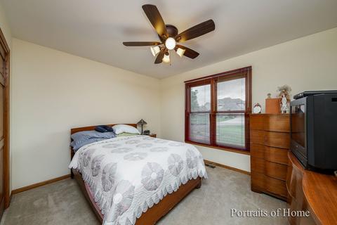 746 Braintree Ln, Bartlett, IL 60103 photo 15