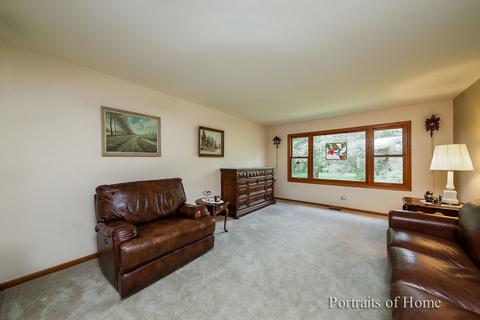 746 Braintree Ln, Bartlett, IL 60103 photo 3