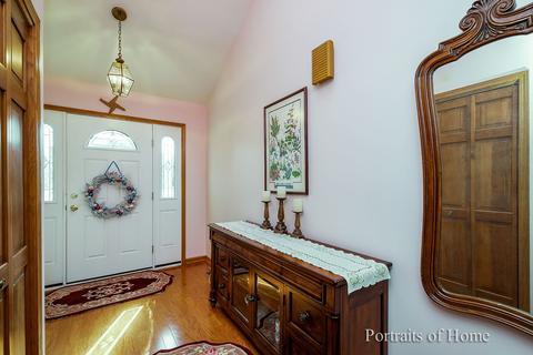 746 Braintree Ln, Bartlett, IL 60103 photo 2
