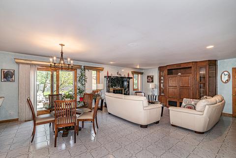 717 N 8th Ave, Addison, IL 60101 photo 9