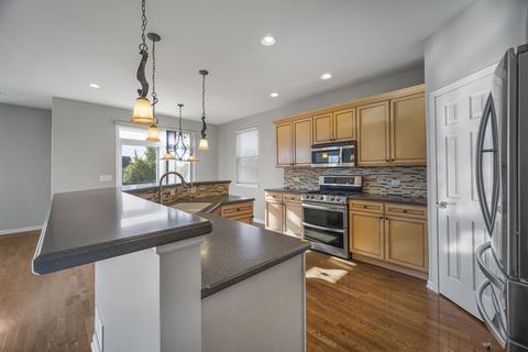 205 Pawtucket Ave, Elgin, IL 60124 photo 7