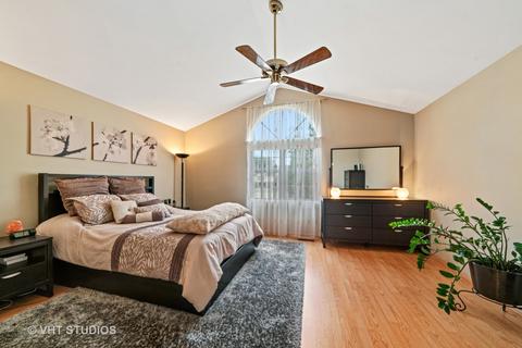 16 Townsend Dr, Naperville, IL 60565 photo 14