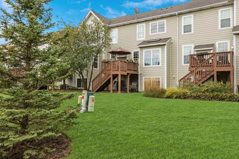 1119 Pine Valley Ct, Elgin, IL 60124 photo 3