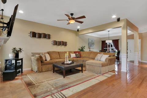 1119 Pine Valley Ct, Elgin, IL 60124 photo 10