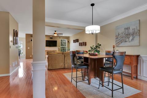 1119 Pine Valley Ct, Elgin, IL 60124 photo 6