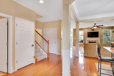 1119 Pine Valley Ct, Elgin, IL 60124 photo 5