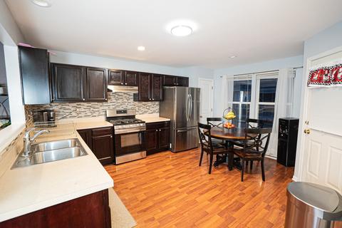 2465 Emily Ln, Elgin, IL 60124 photo 5