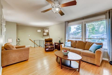 2006 E Woodview Dr, Mount Prospect, IL 60056 photo 7