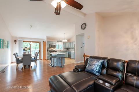 3207 Still Hill Dr, Mchenry, IL 60050 photo 9