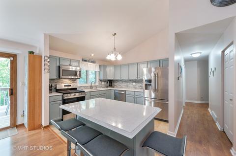 3207 Still Hill Dr, Mchenry, IL 60050 photo 4