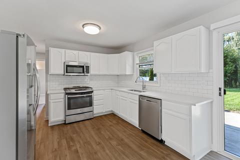 1308 Royal Blvd, Elgin, IL 60123 photo 2