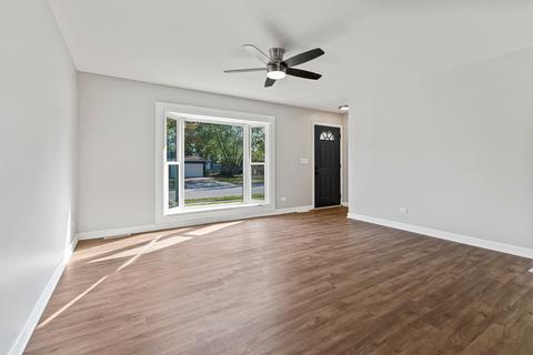 1308 Royal Blvd, Elgin, IL 60123 photo 3