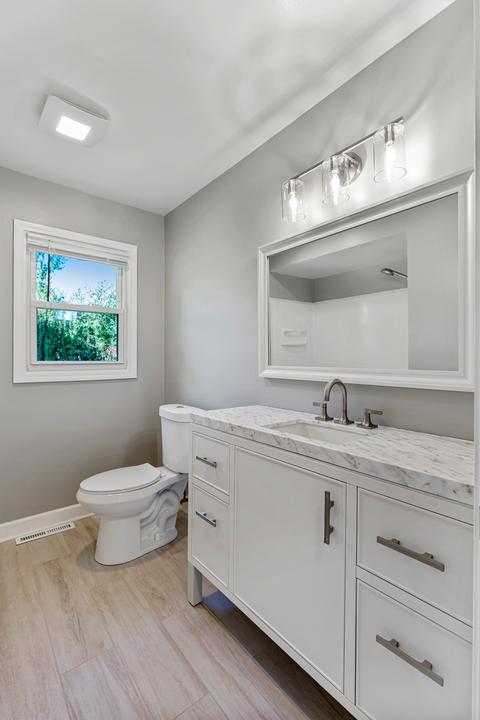 1308 Royal Blvd, Elgin, IL 60123 photo 6