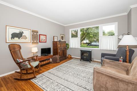 421 E Garden St, Dekalb, IL 60115 photo 4