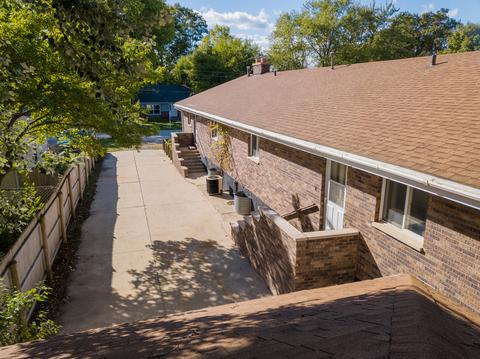205 Grant St, Harvard, IL 60033 photo 2
