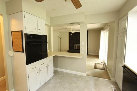1411 W Heritage Rd, Normal, IL 61761 photo 5