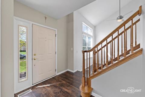 645 Salem Cir, Oswego, IL 60543 photo 2