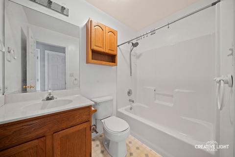 645 Salem Cir, Oswego, IL 60543 photo 16