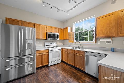 645 Salem Cir, Oswego, IL 60543 photo 6