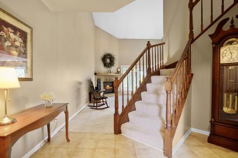 1796 Monterey Ct, Hoffman Estates, IL 60169 photo 4