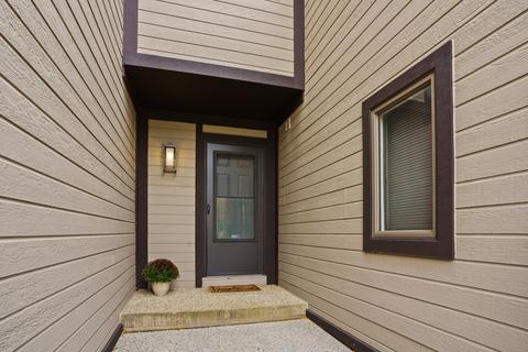 1796 Monterey Ct, Hoffman Estates, IL 60169 photo 2