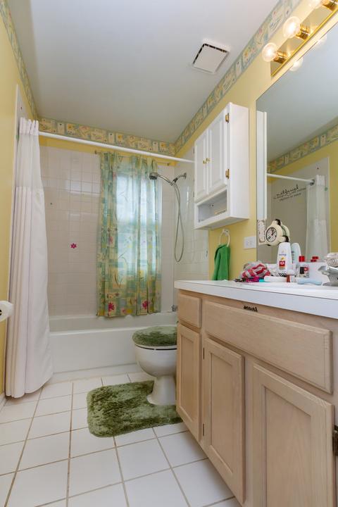 1215 Spring Creek Rd, Elgin, IL 60120 photo 14