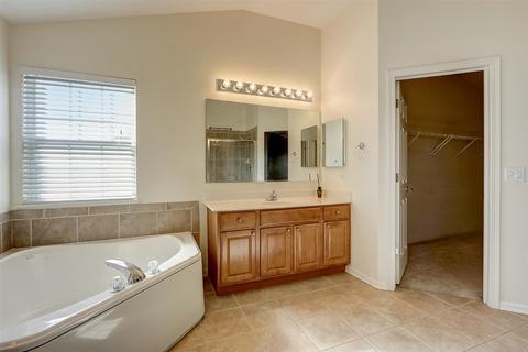 5730 Providence Dr, Hoffman Estates, IL 60192 photo 28