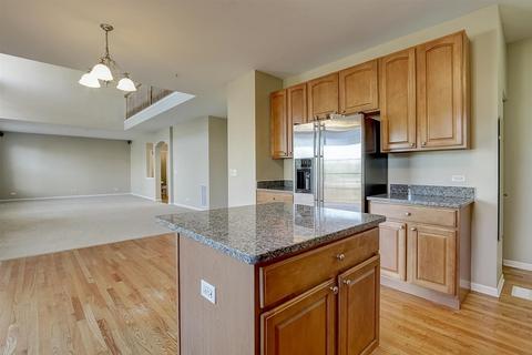 5730 Providence Dr, Hoffman Estates, IL 60192 photo 21