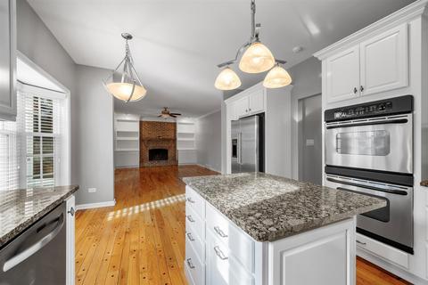 2 S702 White Birch Ln, Wheaton, IL 60189 photo 12