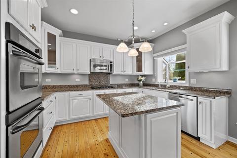 2 S702 White Birch Ln, Wheaton, IL 60189 photo 11