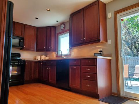 1210 Rose Ct, Bartlett, IL 60103 photo 3