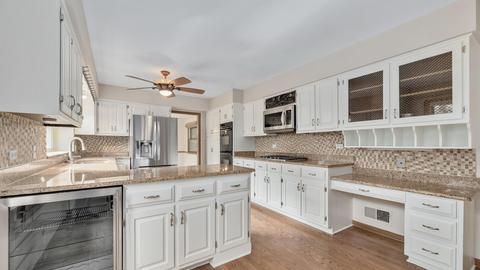 129 Hill Rd, Willowbrook, IL 60527 photo 6
