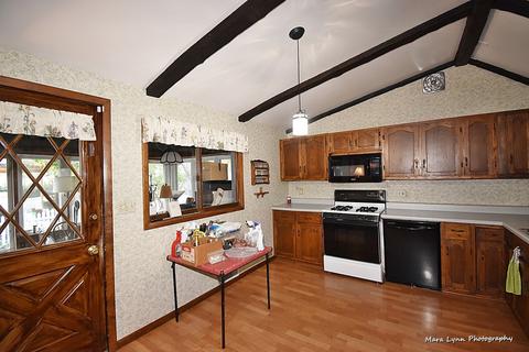 207 Bevier Pl, Aurora, IL 60505 photo 3