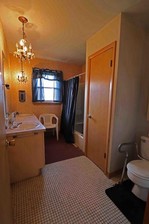 2722 Rusty Dr, Des Plaines, IL 60018 photo 6
