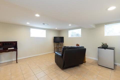 9047 Bartlett Ave, Brookfield, IL 60513 photo 15