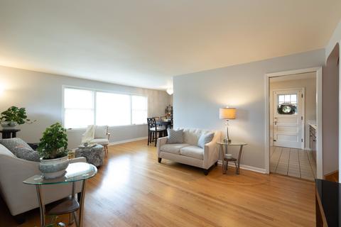 9047 Bartlett Ave, Brookfield, IL 60513 photo 3